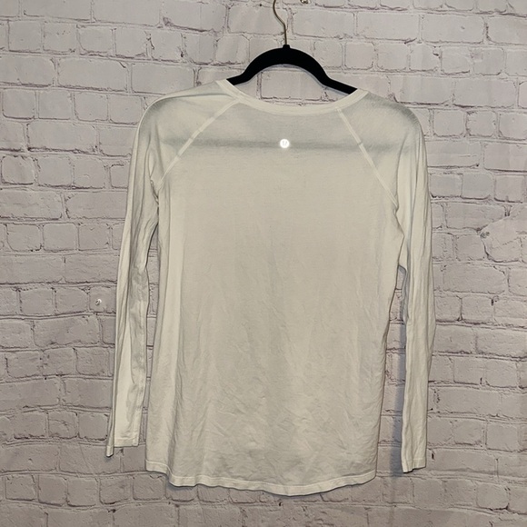 Lululemon Emerald Long Sleeve *Lunar New Year size 6 Bin E - Picture 5 of 11